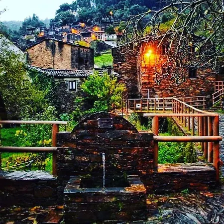 Candal Casa Da Carolina Lousã